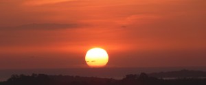 coucher de soleil bukit paramun Belitung Indonésie GoBelitung