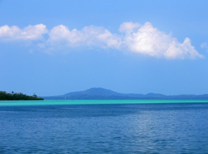 Au loin Selat Nasik Belitung Indonésie