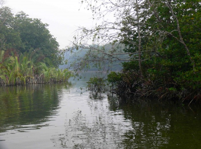 riviere de Gantung Belitung Indonésie