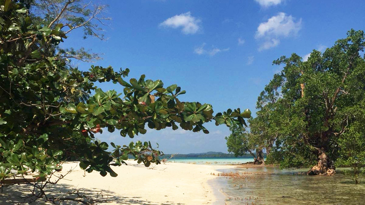 Pulau-Langer Mendanau Belitung Pulau-Langer Mendanau Belitung GoBelitung Indonesia