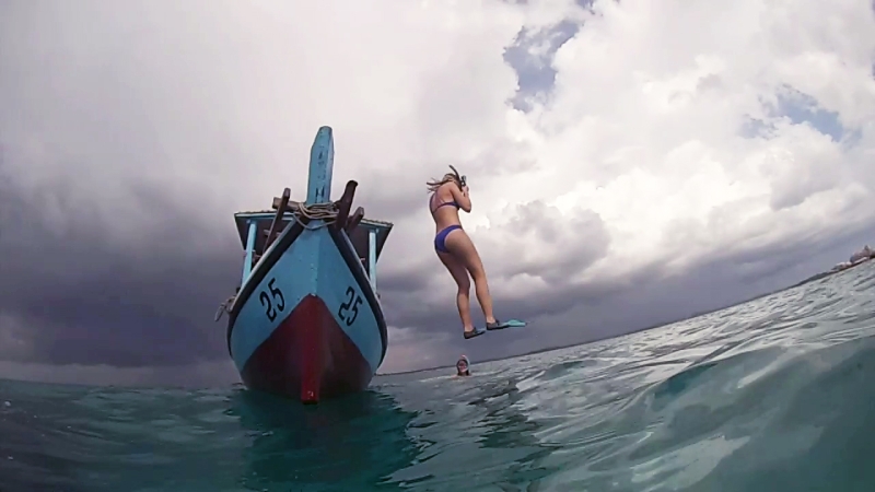 saut du bateau snorkeling in Belitung GoBelitung Indonesia